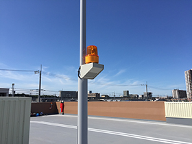 駐車場注意灯　車路管制装置